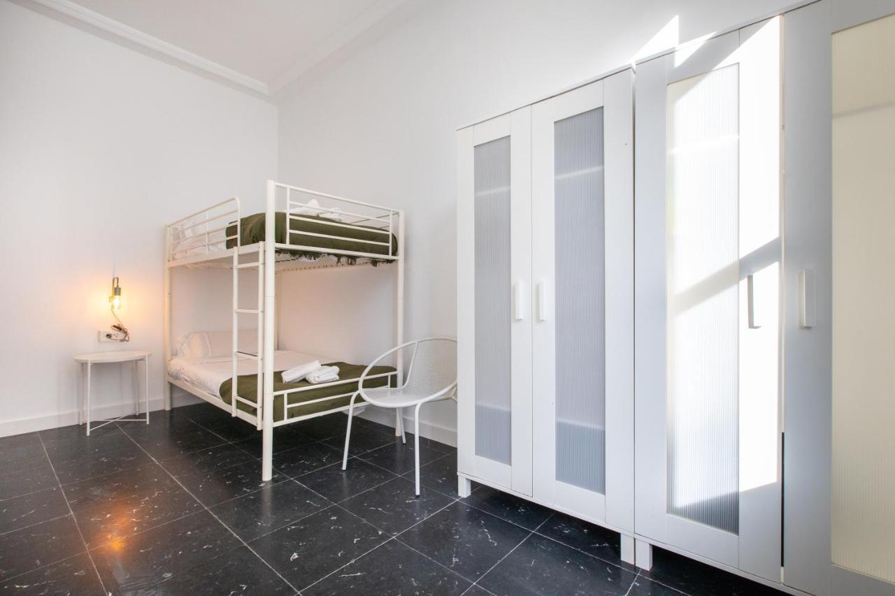 Piso para Grandes Grupos Barcelona Exterior foto